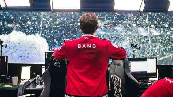 LPL海报大比拼：LNG集合打CALL RNG斗转星移