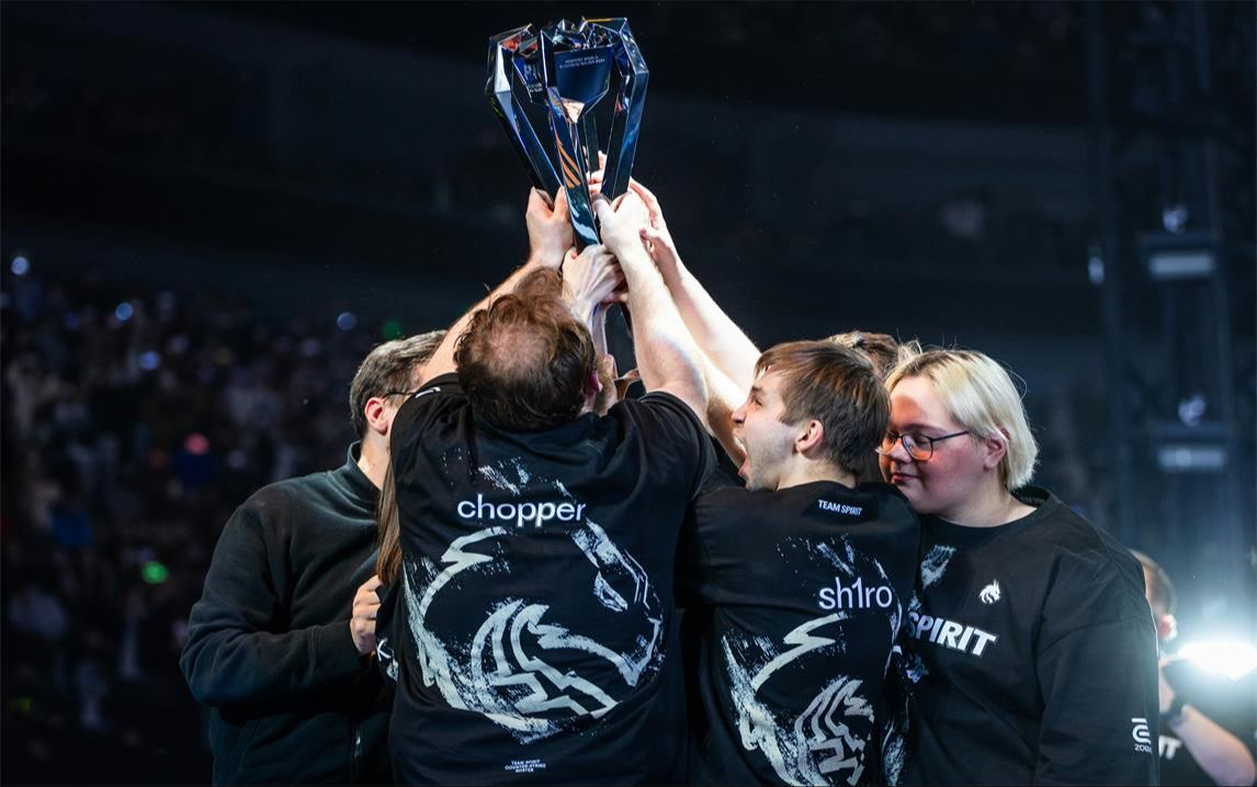 LOL官方确认：每年选一人进名人堂，现役选手也可入选